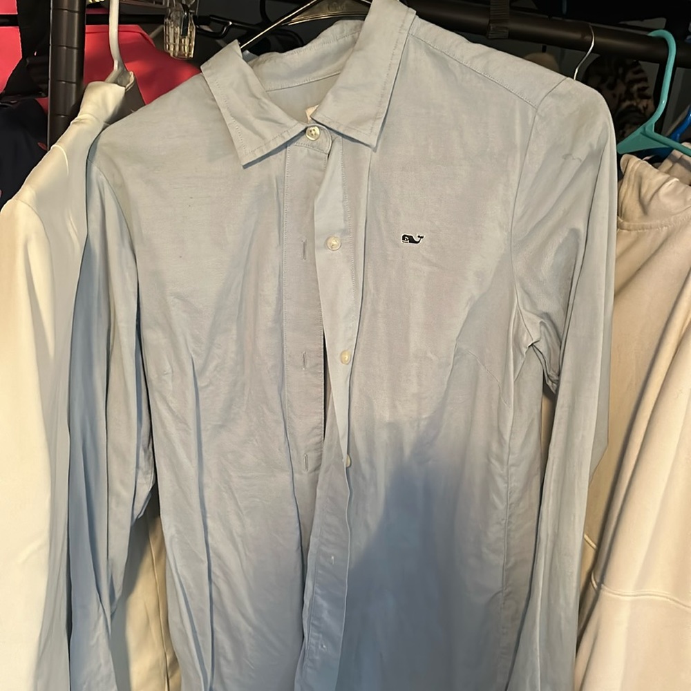 Vineyard Vines Women’s button up size 4